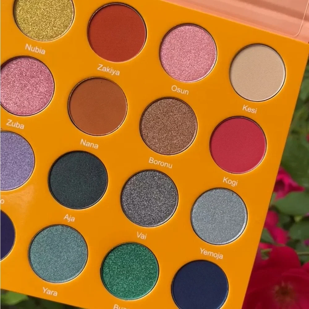 New in box Juvia’s Place - The Magic Mini Eyeshadow Palette